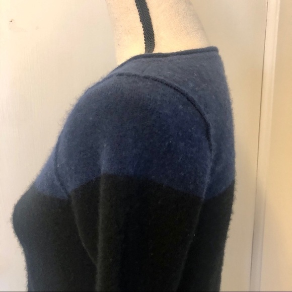 Club Monaco Sweater Cashmere Pullover Blue and Black Colorblock FLAWS size Small - Picture 6 of 16